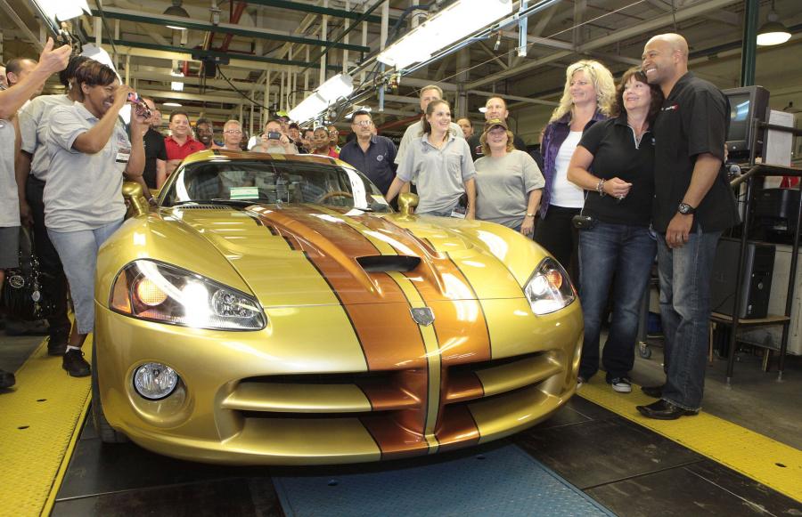  Dodge Viper Coupe Ultimate Factory Customized 2010 года  (фото 1 из 3)